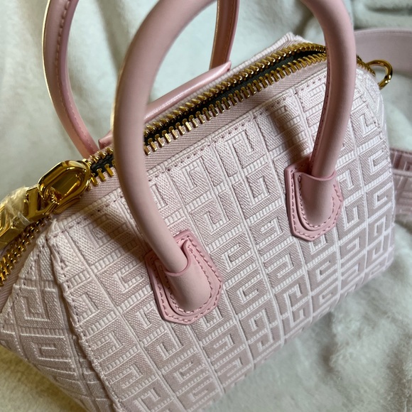 Mini Antigona Leather Satchel Givenchy in Tender Pink NWT - Picture 13 of 17